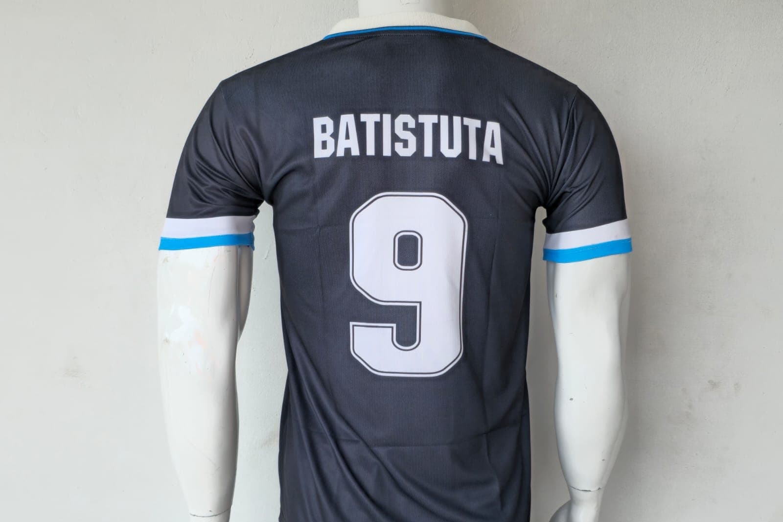 Argentina 1999 away (BATISTUTA)             - View 2