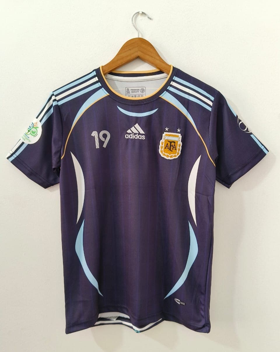 Argentina 2006 away (MESSI ) - View 1
