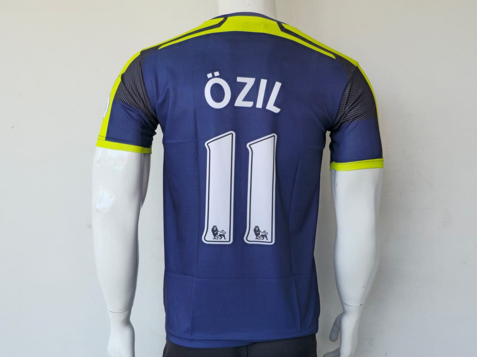 Arsenal FC 2016-17 Third (OZIL)             - View 2