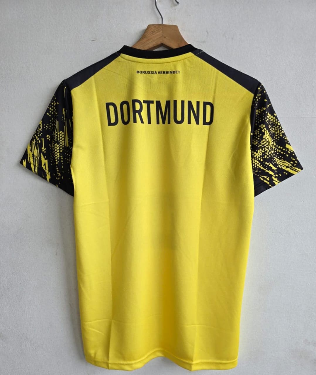 Borussia Dortmund 2025-26 home - View 2