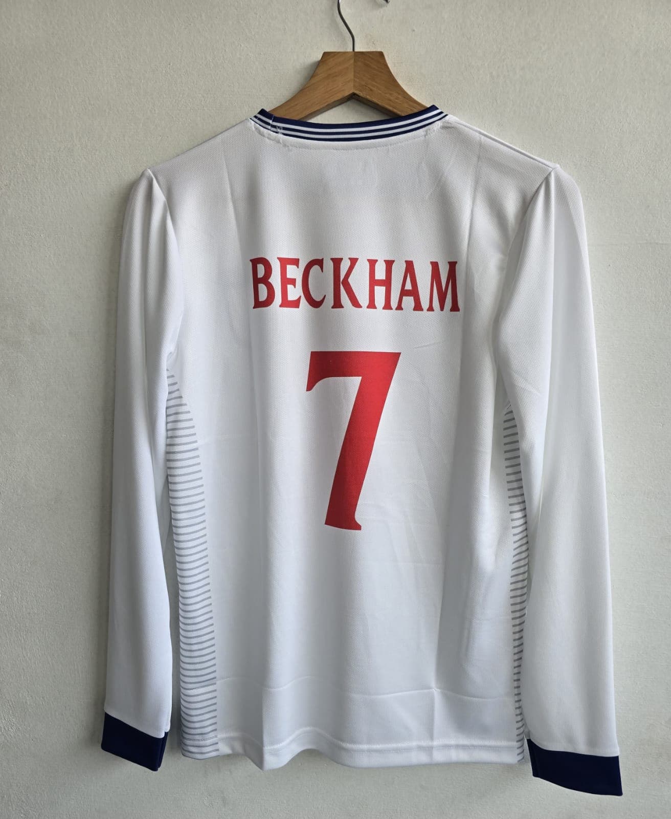 England 1999–2001 Home (BECKHAM) - View 2