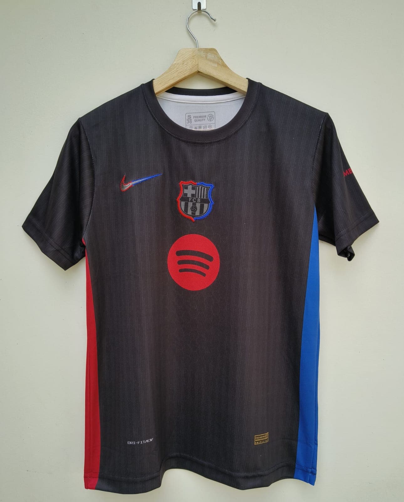 FC Barcelona 2024/25 away  - View 1