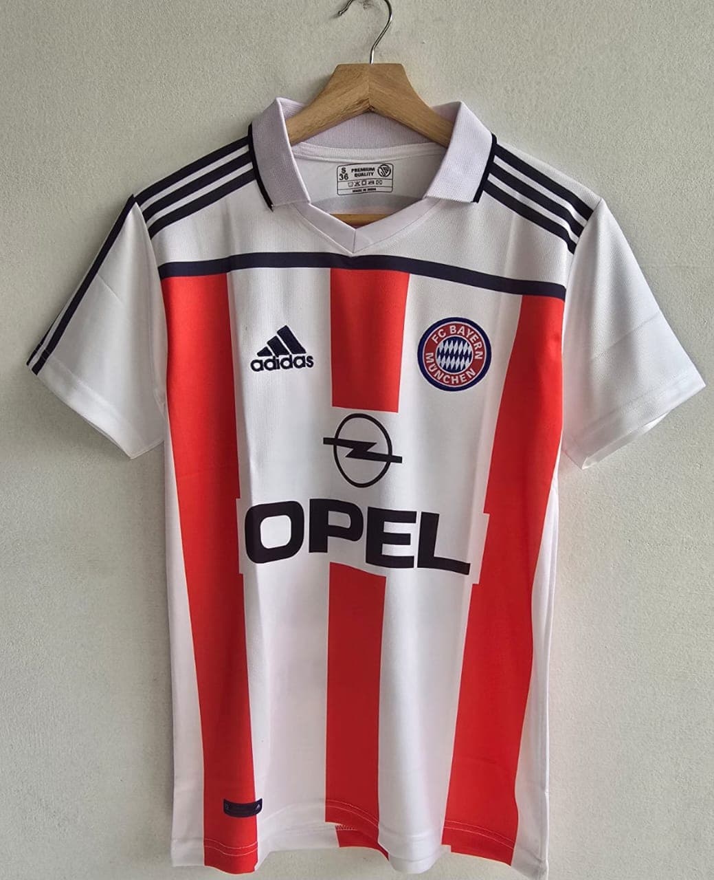 FC Bayern 2000-2002 away( SALIHAMIDZIC) - View 1
