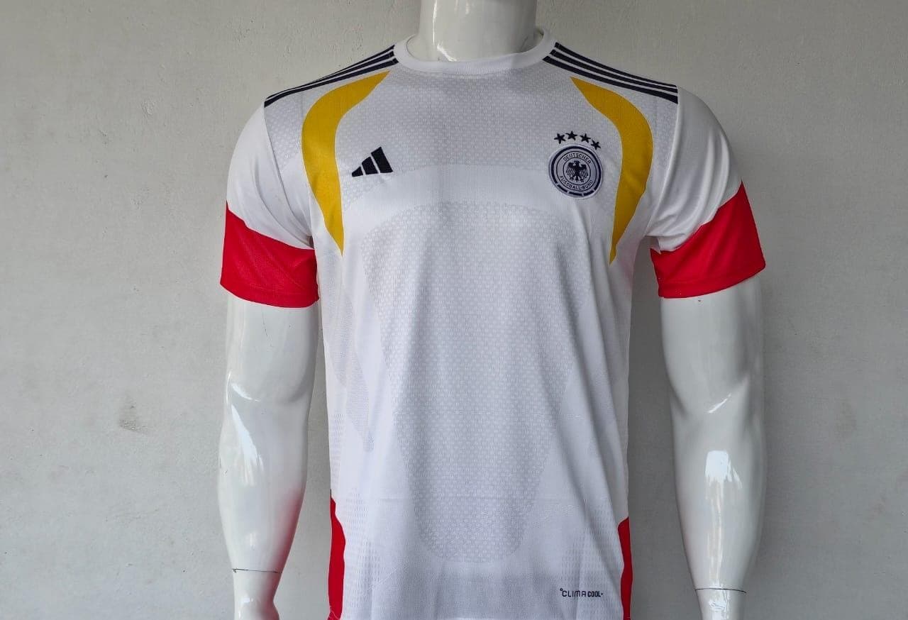 Brazil 2010 Home (NEYMAR)  (EMBROIDERY) - View 1