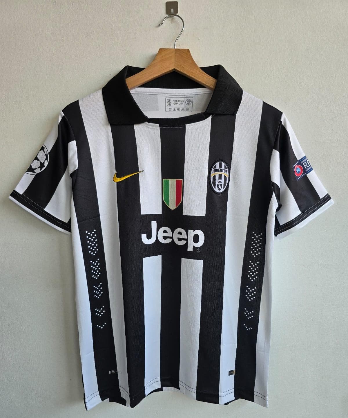 Juventus 2014-15 home (Pogba)  - View 1