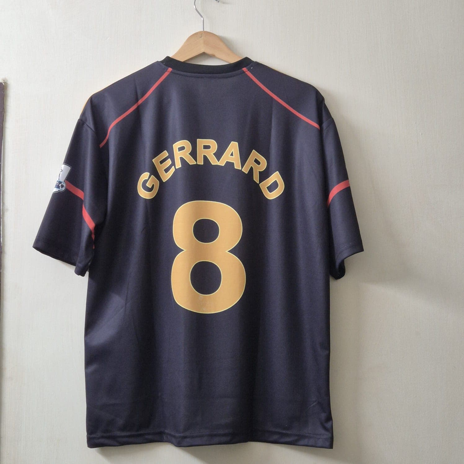 Liverpool 2009-10 Away  (GERRARD)            - View 2