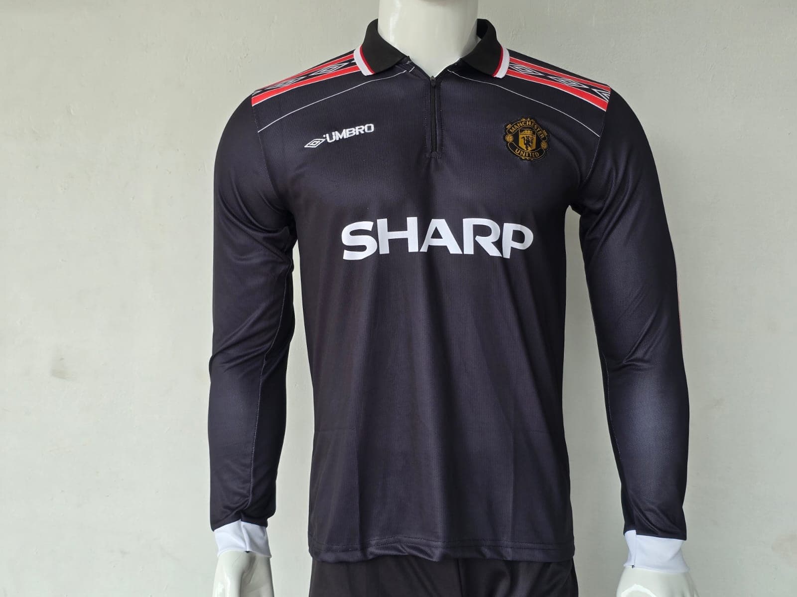 Man Utd 1998–99 away  (BECKHAM) - View 1