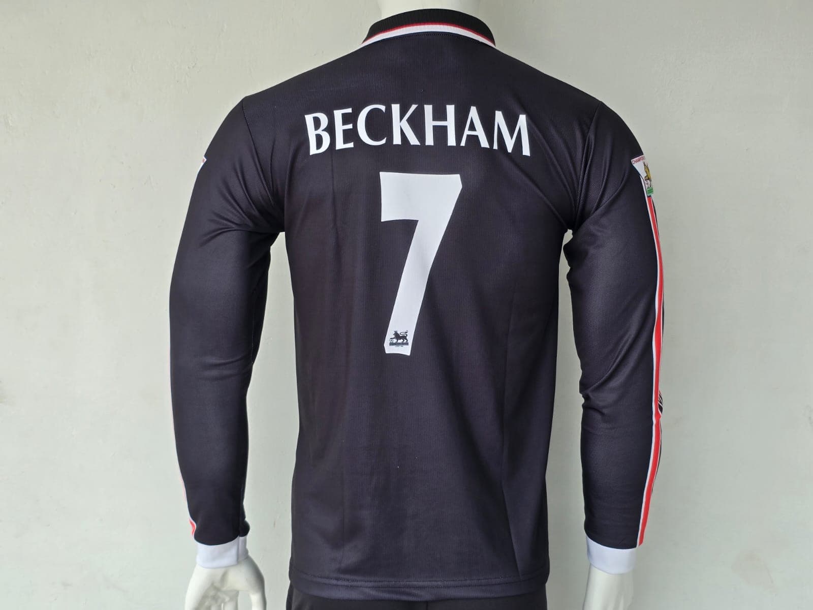 Man Utd 1998–99 away  (BECKHAM) - View 2