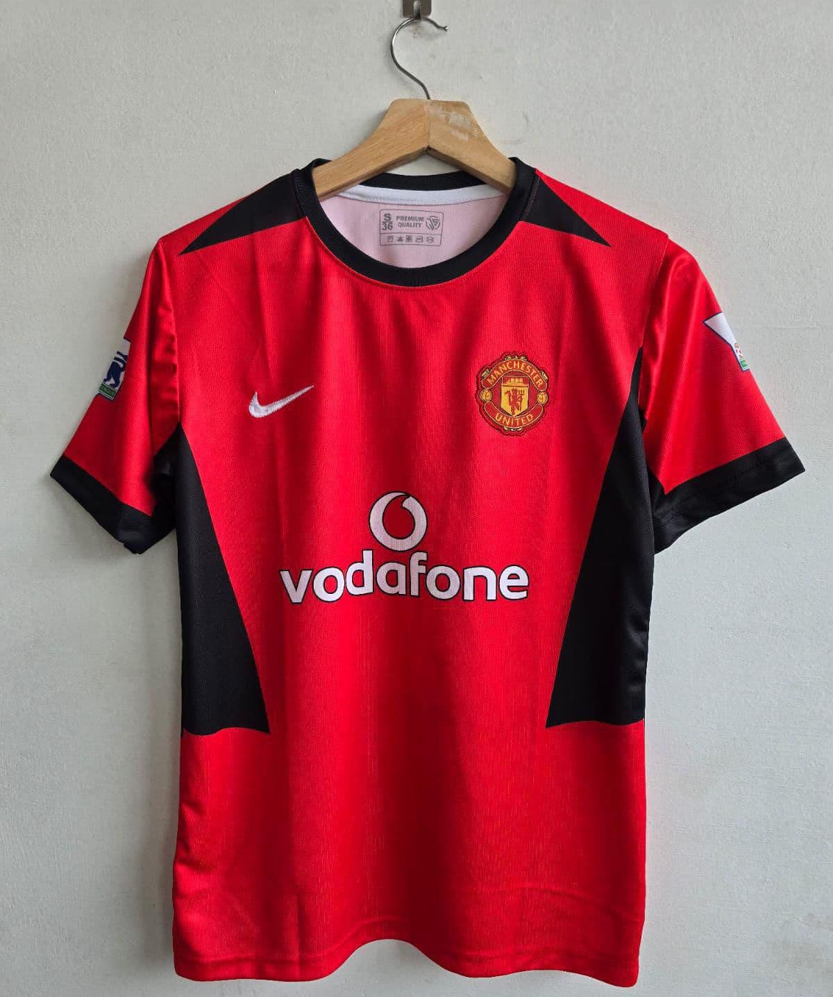 Man Utd 2002-2004 home  (RONALDO )     - View 1