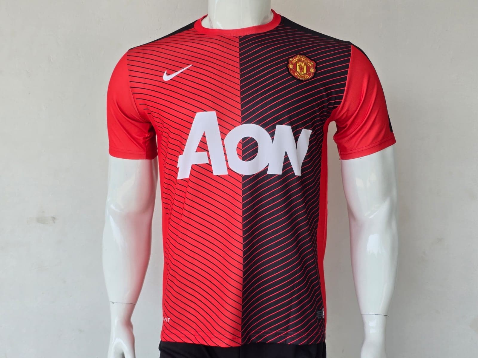 Man Utd 2014-15 Training Kit - View 1