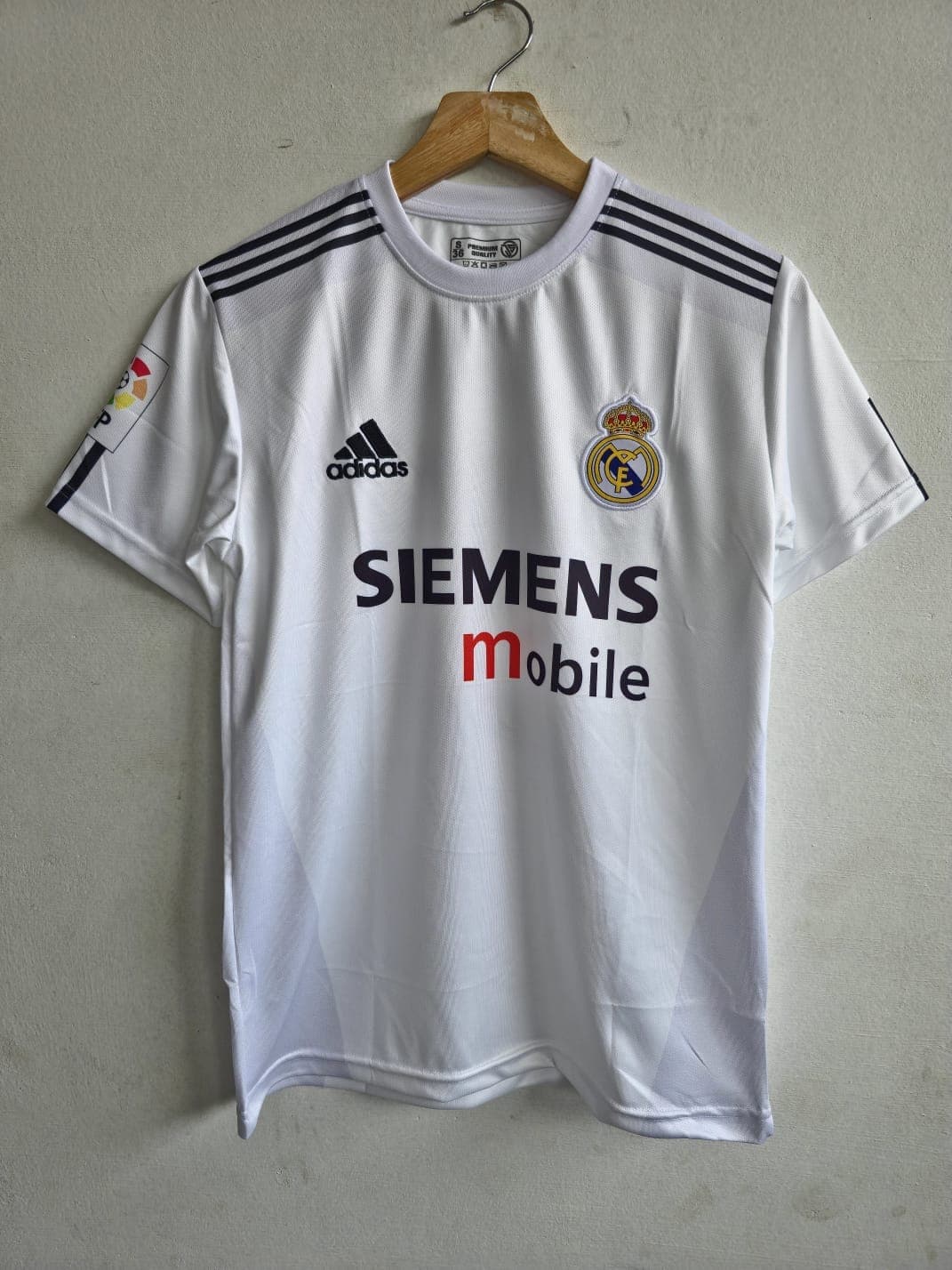 Real Madrid 2004-05 home (ZIDANE)       - View 1