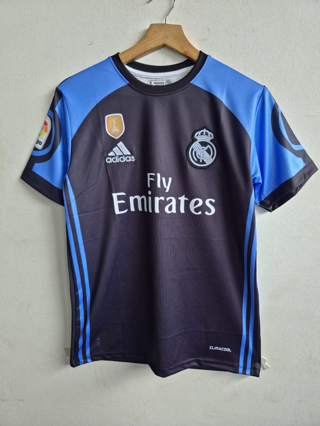 Real Madrid 2016-17 third (BALE)        - View 1