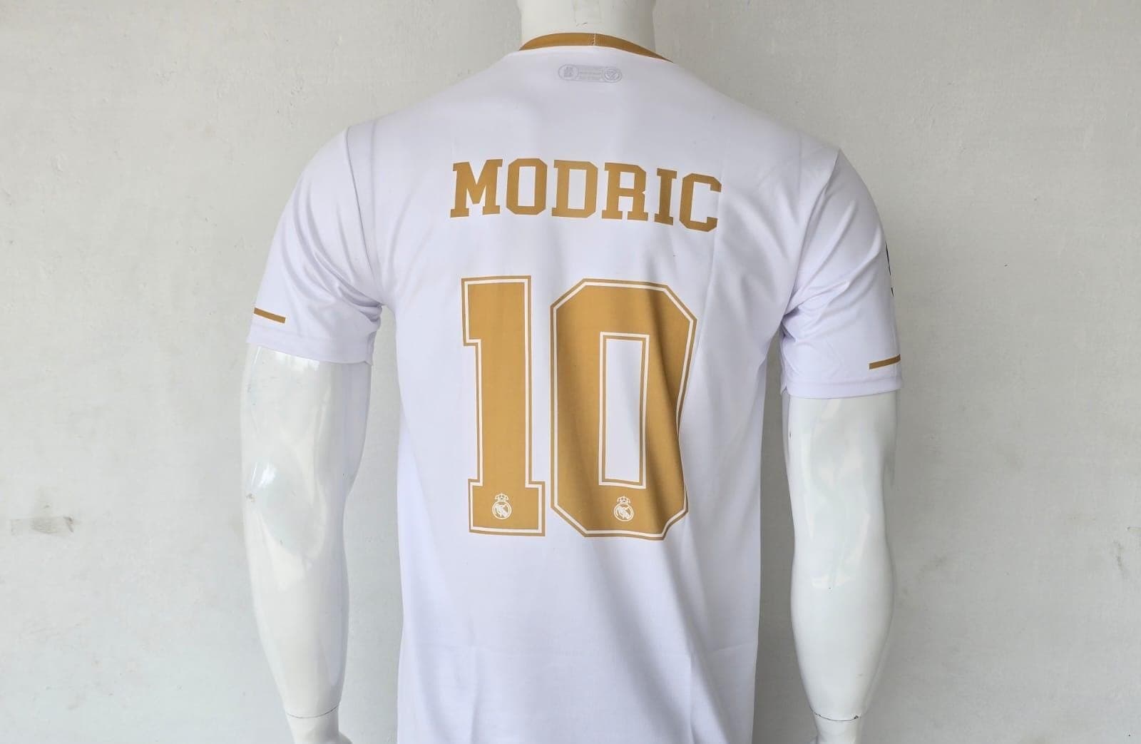 Real Madrid 2019-20 Home  (MODRIC)             - View 2