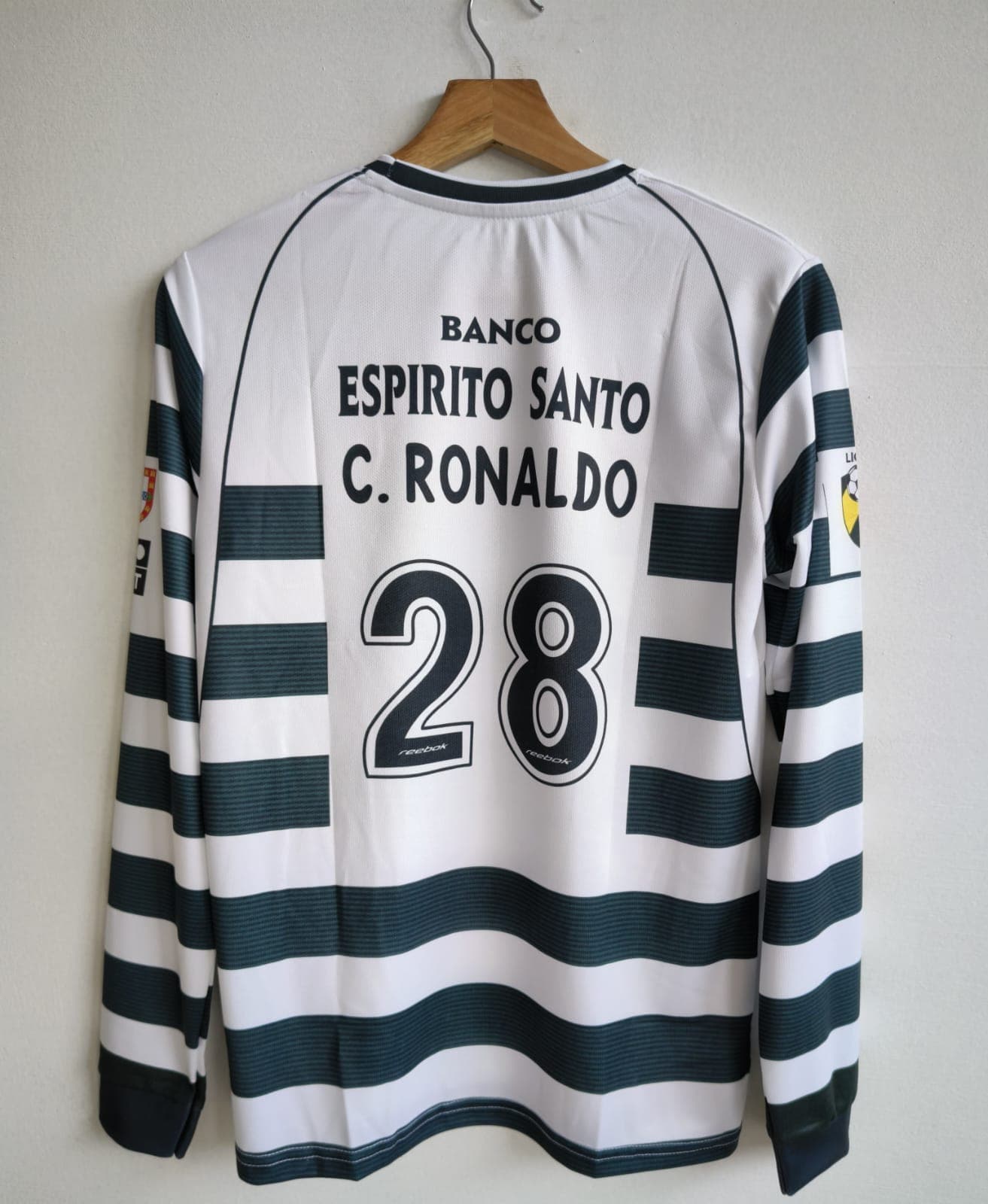 Sporting CP 2001-3 Home  (RONALDO)    - View 2