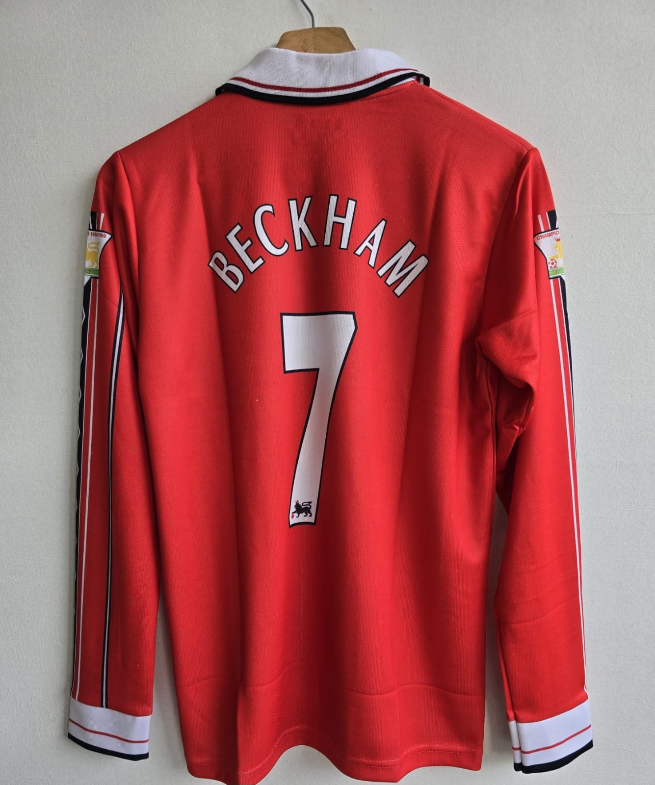 Man Utd1998-1999 Home (BECKHAM) - View 2